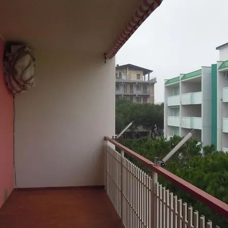 アパート Modern Flat For 6 Guests With Swimming Pool