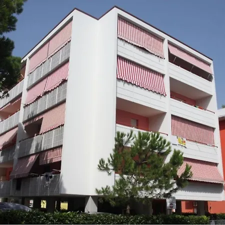 Appartement Modern Flat For 6 Guests With Swimming Pool Bibione
